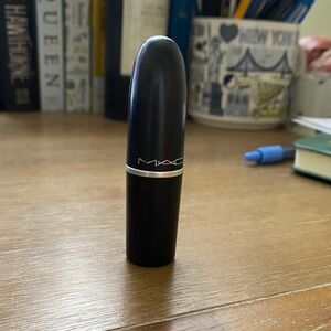 MAC Cosmetics Lipstick 815 Paramount satin lipstick